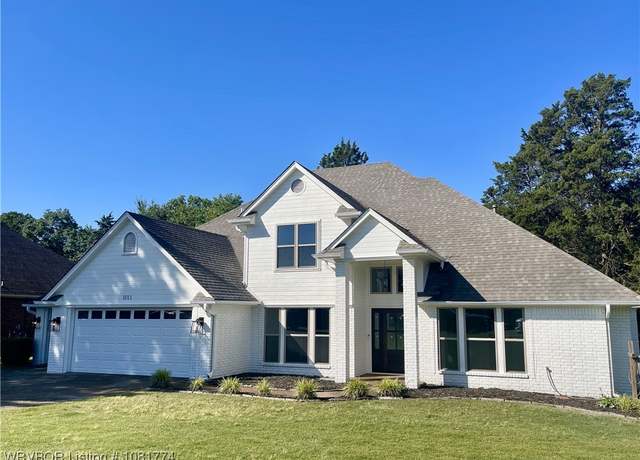Property at 1011 Fir Dr, Van Buren, AR 72956, 4 beds, 2.5 baths