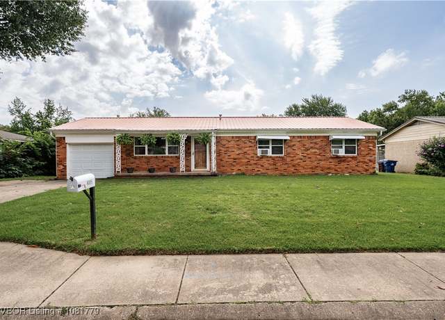 Property at 8005 Cypress Ave, Fort Smith, AR 72908, 3 beds, 2 baths
