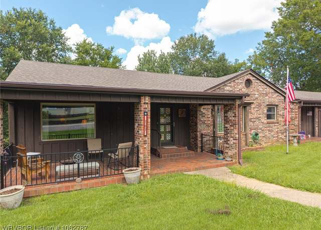 Property at 163 W 10th St, Booneville, AR 72927, 3 beds, 2.5 baths
