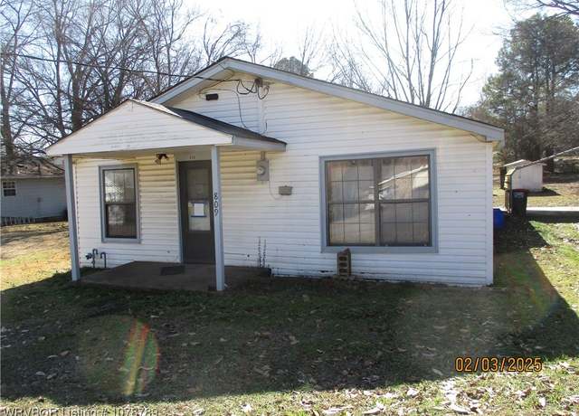 Property at 809 Gibson St, Ozark, AR 72949, 3 beds, 1 bath