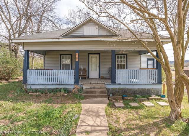 Property at 519 S 10th St, Paris, AR 72855, 2 beds, 1 bath