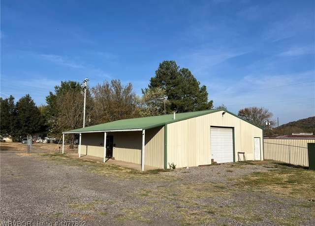 Property at 1504 Hendrix St, Altus, AR 72821, 3 beds, 2 baths