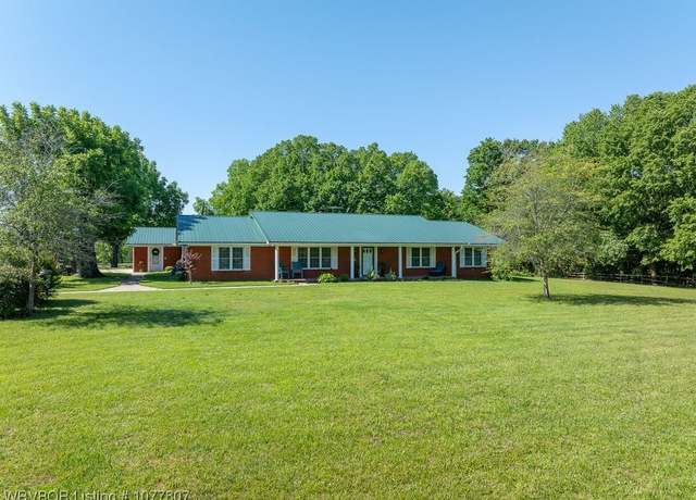 Property at 5202 Eastgate Rd, Van Buren, AR 72956, 3 beds, 3 baths