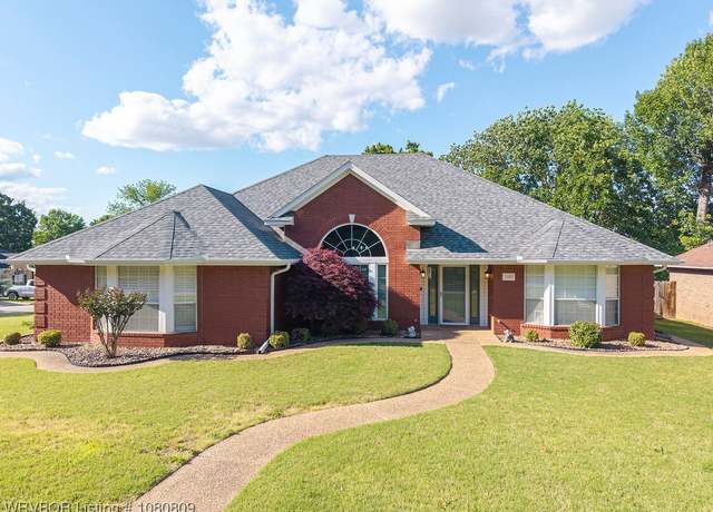 Property at 3901 Glen Flora Way, Fort Smith, AR 72908, 3 beds, 2 baths