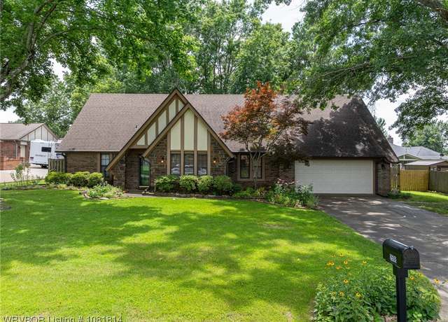 Property at 2508 Roxbury Ln, Fort Smith, AR 72908, 4 beds, 2.5 baths