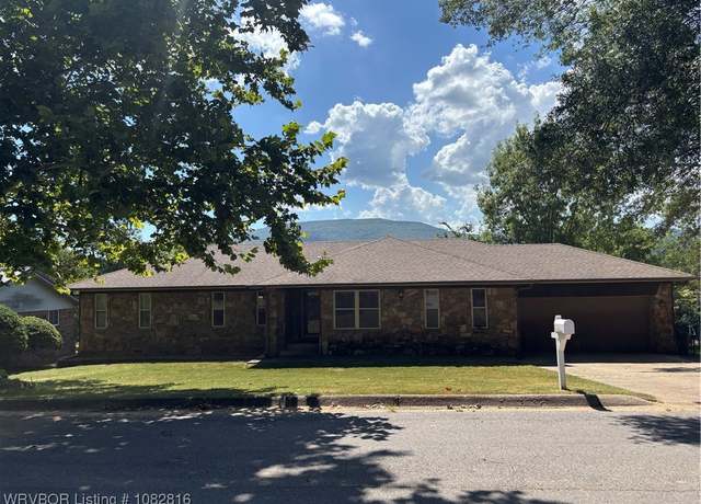 Property at 115 Crest Dr, Poteau, OK 74953, 3 beds, 2 baths