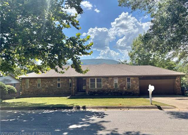 Property at 115 Crest Dr, Poteau, OK 74953, 3 beds, 2 baths