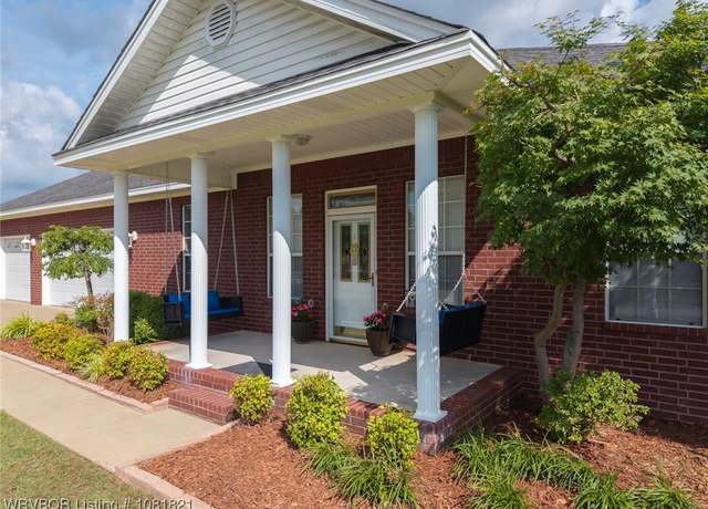 Property at 1318 Taos Dr, Van Buren, AR 72956, 4 beds, 3 baths