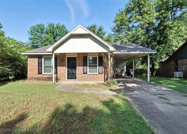 Property at 1127 Flat Rock Cir, Van Buren, AR 72956, 3 beds, 1.5 baths