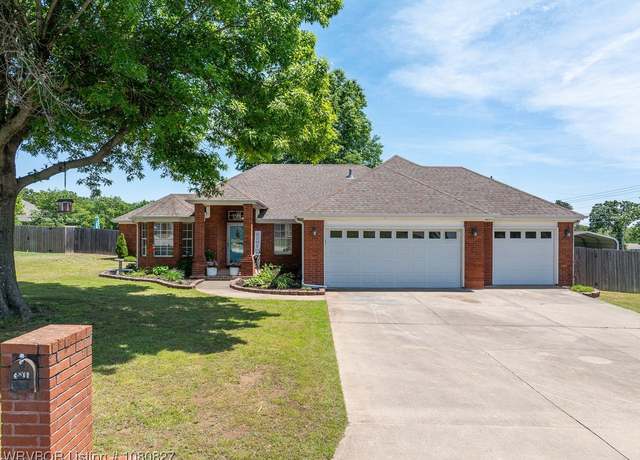 Property at 3008 32nd Ter, Van Buren, AR 72956, 4 beds, 2 baths