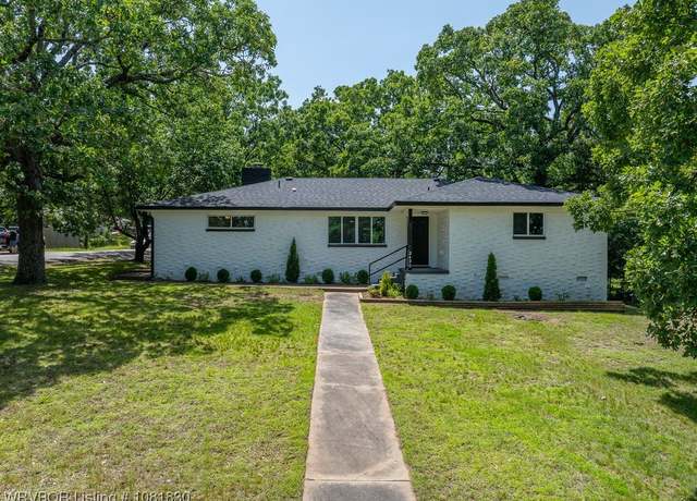 Property at 2420 Independence St, Fort Smith, AR 72901, 4 beds, 3 baths