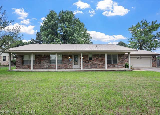 Property at 102 Fern Dr, Poteau, OK 74953, 4 beds, 2 baths