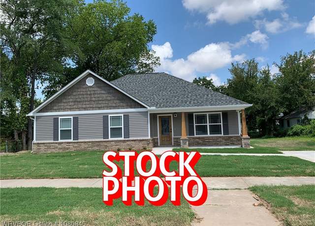 Property at 2810 N R St, Fort Smith, AR 72904, 4 beds, 2 baths