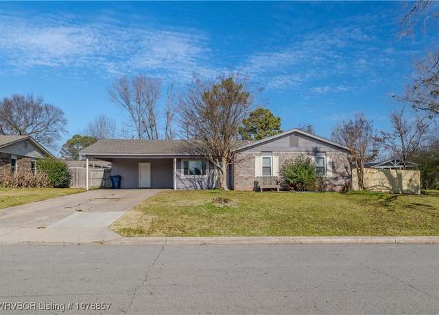 Property at 8915 Gary St, Fort Smith, AR 72903, 3 beds, 2 baths