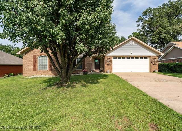 Property at 2016 Broken Hill Dr, Van Buren, AR 72956, 5 beds, 3 baths