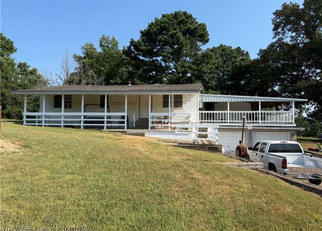 Property at 1101 W Taylor Dr, Sallisaw, OK 74955, 3 beds, 1 bath