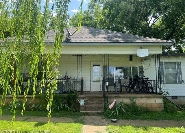 Property at 33572 Midway Rd, Poteau, OK 74953, 3 beds, 1 bath