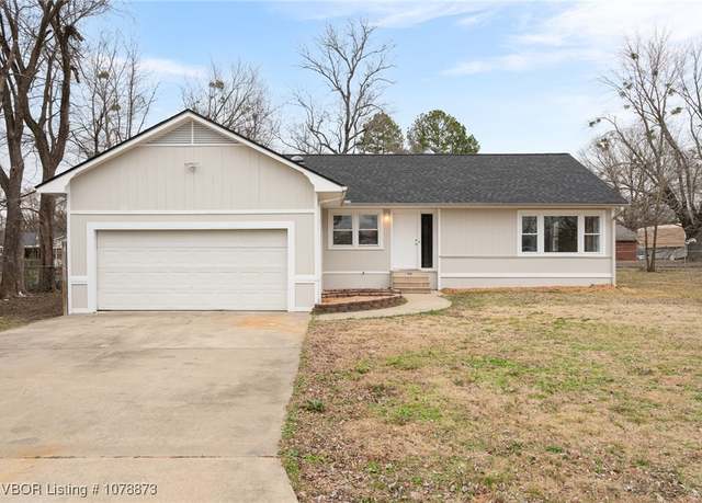 Property at 102A Mondier St, Roland, OK 74954, 3 beds, 2 baths