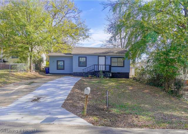 Property at 1450 N 36 St, Fort Smith, AR 72904, 3 beds, 1 bath