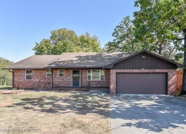 Property at 1103 Waldron Rd, Fort Smith, AR 72903, 3 beds, 2 baths