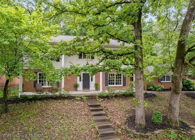 Property at 2400 Houston St, Fort Smith, AR 72901, 4 beds, 2.5 baths