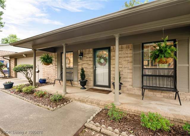 Property at 6410 Ellsworth Rd, Fort Smith, AR 72903, 3 beds, 2.5 baths