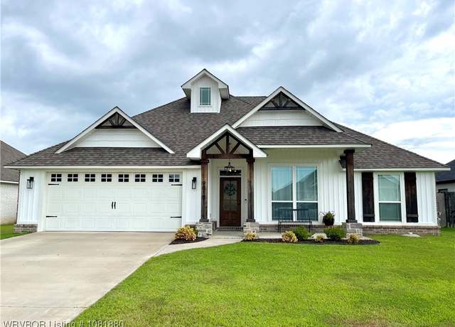 Property at 9010 Hawthorne Ln, Fort Smith, AR 72908, 3 beds, 2 baths