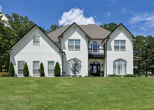 Property at 109365 4749 Rd, Muldrow, OK 74948, 4 beds, 4.5 baths