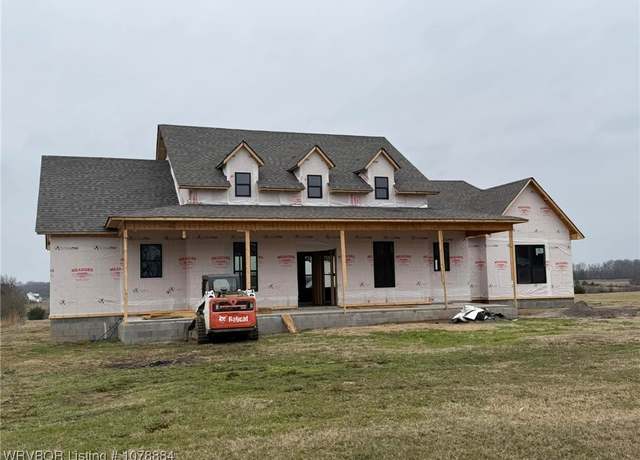Property at 333 Windflower, Van Buren, AR 72956, 4 beds, 2.5 baths