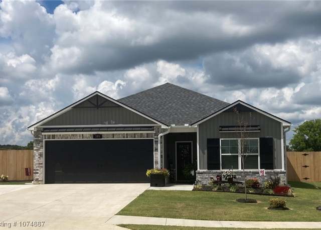 Property at 305 Twisted Oak Way, Greenwood, AR 72936, 3 beds, 2 baths