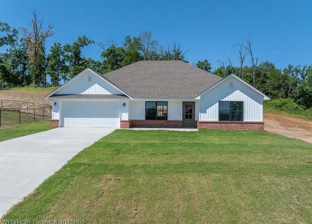 Property at 2020 Lisa Ln, Van Buren, AR 72956, 4 beds, 2 baths