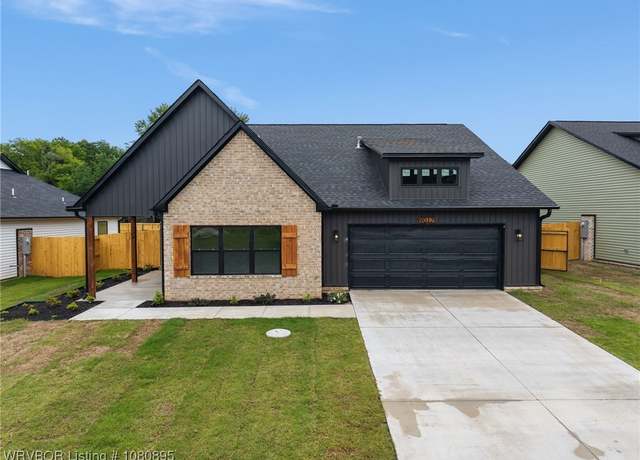 Property at 9017 Carson Way, Fort Smith, AR 72908, 3 beds, 2 baths