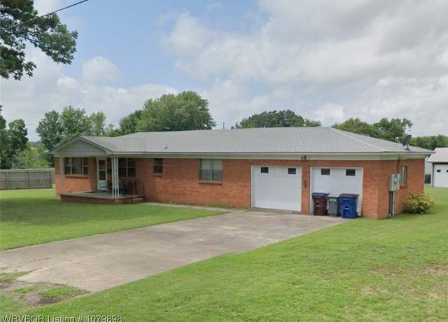 Property at 4124 S 17th St, Fort Smith, AR 72901, 2 beds, 2 baths