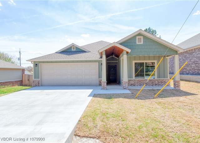 Property at 407 W Beech St, Greenwood, AR 72936, 3 beds, 2 baths