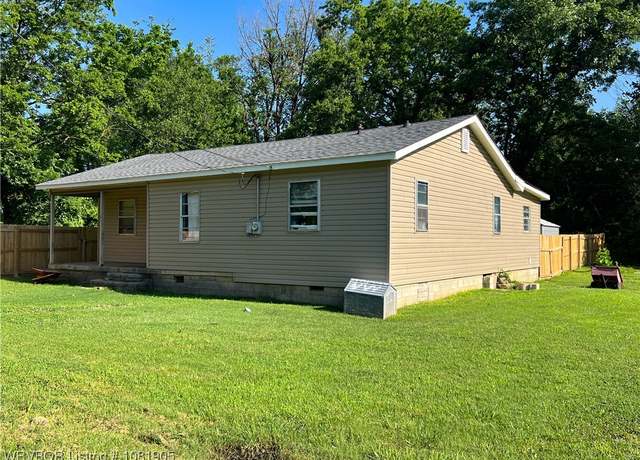 Property at 2505 Alma Blvd, Van Buren, AR 72956, 3 beds, 1 bath