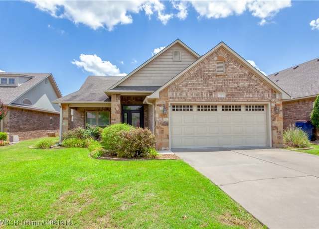 Property at 2905 Brighton Ct, Fort Smith, AR 72903, 3 beds, 2 baths