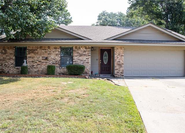 Property at 5821 Fresno Ter, Fort Smith, AR 72903, 3 beds, 2 baths