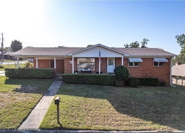Property at 1201 Lisa Ln, Van Buren, AR 72956, 3 beds, 2 baths