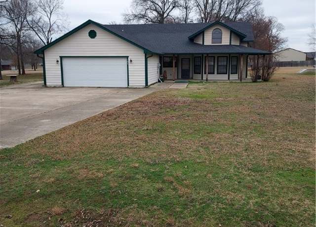 Property at 104 Deertail Dr, Poteau, OK 74953, 3 beds, 2 baths