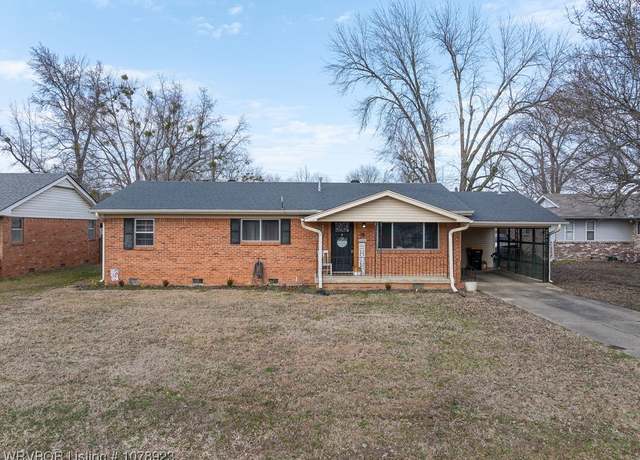 Property at 18 Fifth St, Charleston, AR 72933, 3 beds, 1 bath