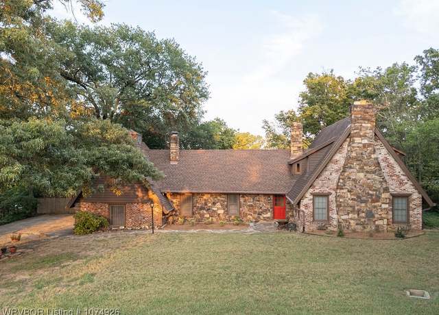 Property at 130 Sweet Ave, Fort Smith, AR 72901, 5 beds, 4 baths