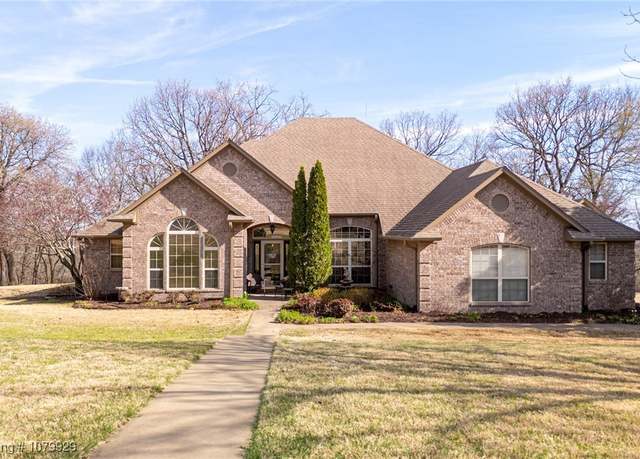 Property at 1808 River Overlook Loop, Van Buren, AR 72956, 4 beds, 3.5 baths