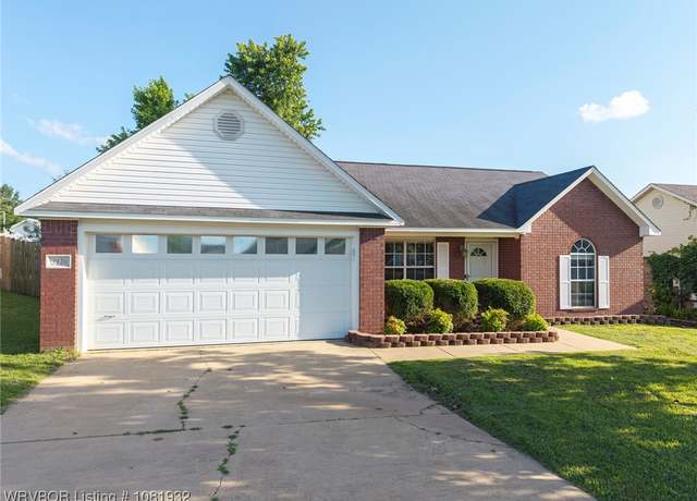 Property at 3920 Princeton St, Van Buren, AR 72956, 3 beds, 2 baths