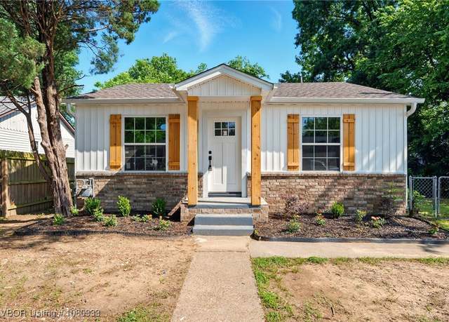 Property at 3725 Morris Dr, Fort Smith, AR 72904, 3 beds, 2.5 baths