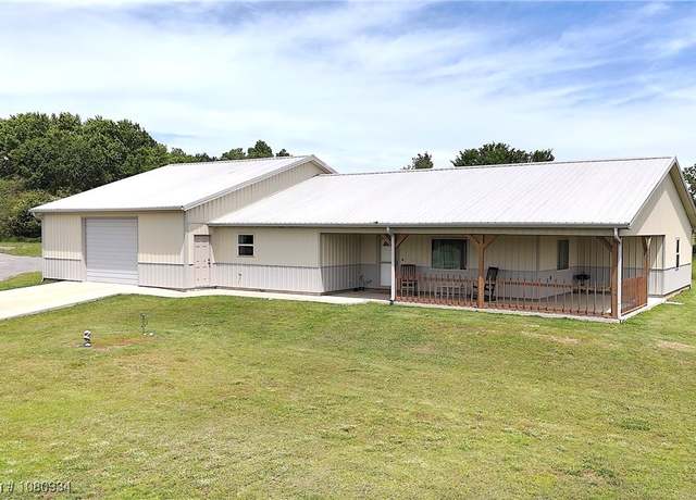 Property at 1025 E Nashville Cir, Greenwood, AR 72936, 2 beds, 2 baths