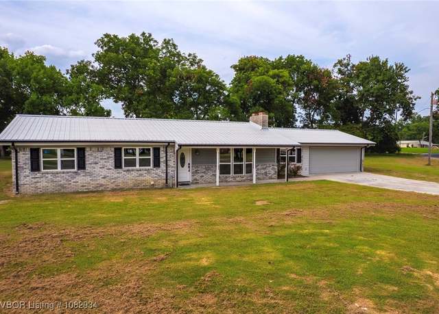 Property at 401 Winn St, Gore, OK 74435, 4 beds, 2 baths