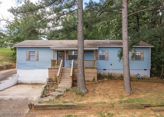 Property at 2828 Independence St, Fort Smith, AR 72901, 4 beds, 2 baths