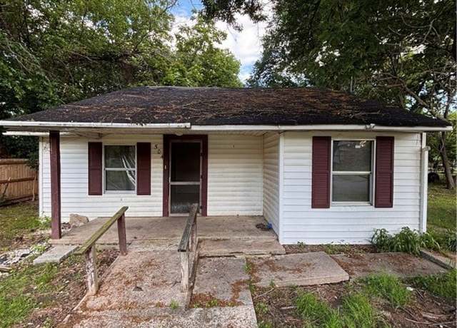Property at 504 S Walnut St, Sallisaw, OK 74955, 2 beds, 1 bath