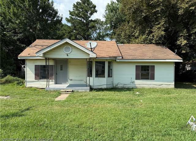 Property at 422 London St, Alma, AR 72921, 3 beds, 1.5 baths