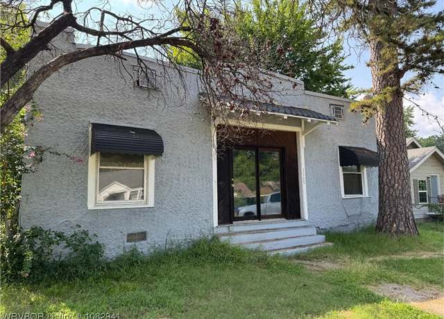 Property at 1117 N 34th St, Fort Smith, AR 72904, 3 beds, 1.5 baths